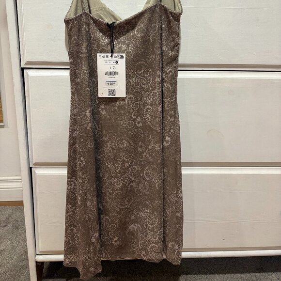 Brand New Mesh Patterned Bershka Dress - Picture 4 of 4